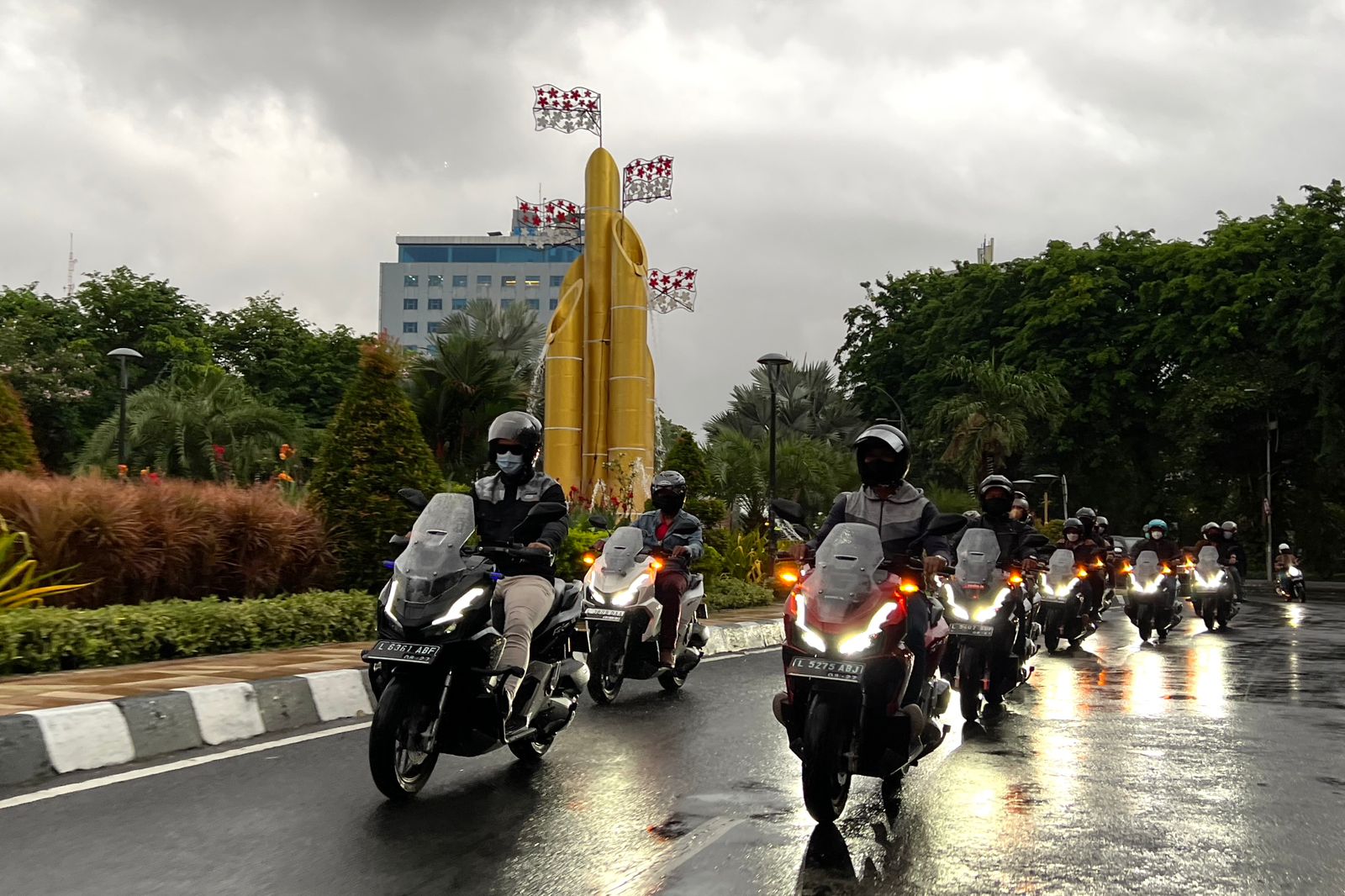 Press Release Musim Hujan Tiba, Ini Cara Berkendara Nyaman dan Cari_aman di Tengah Hujan